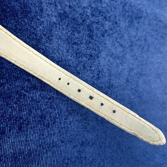 Hana Quartz Ladies Analog Wrist Watch white band numberless face needs battery - Picture 7 of 9